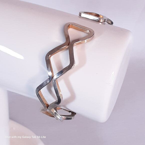 Wavy Hinge Clamper Bracelet Gold Tone Metal Open Work - Picture 3 of 8